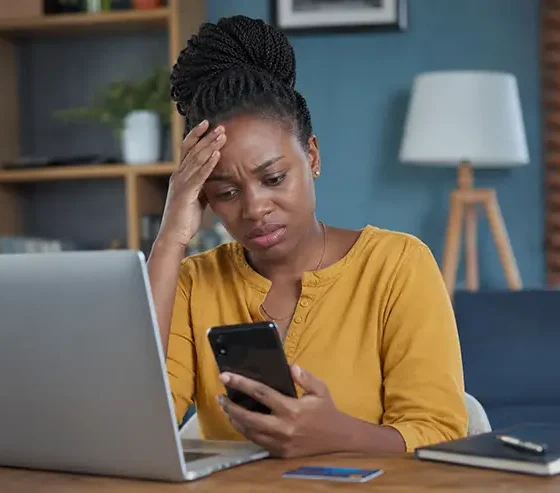 femme victime de cybercriminalité